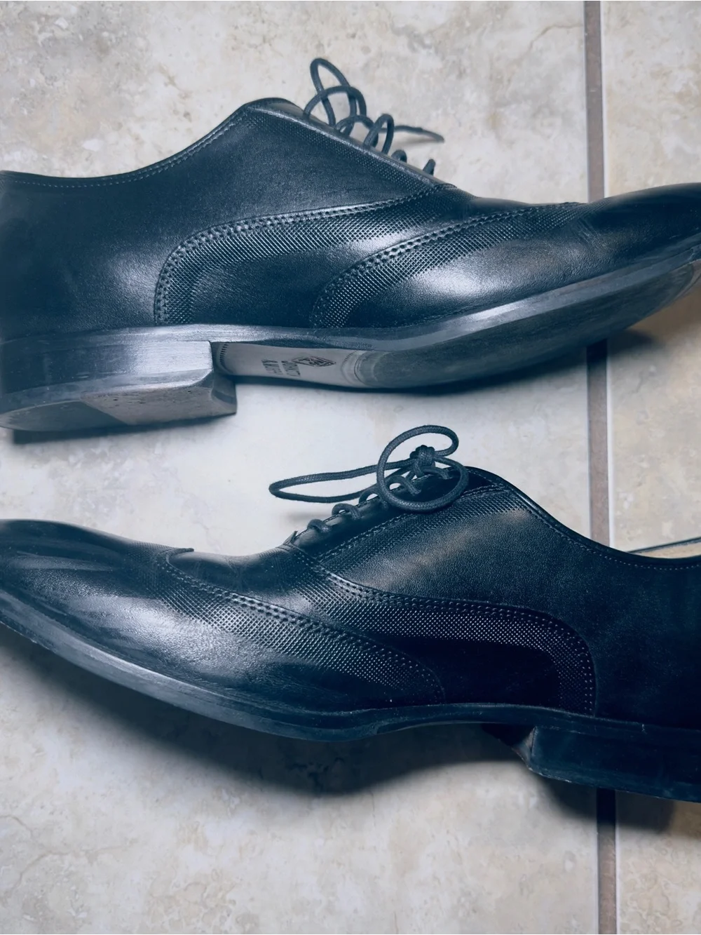 Johnston & Murphy Men's Sheepskin Classic Black Leather Dress Oxfords